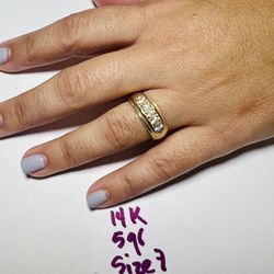 14K Solid Gold Wedding Ring Cubic Zirconium Stones 5Gr Size 7