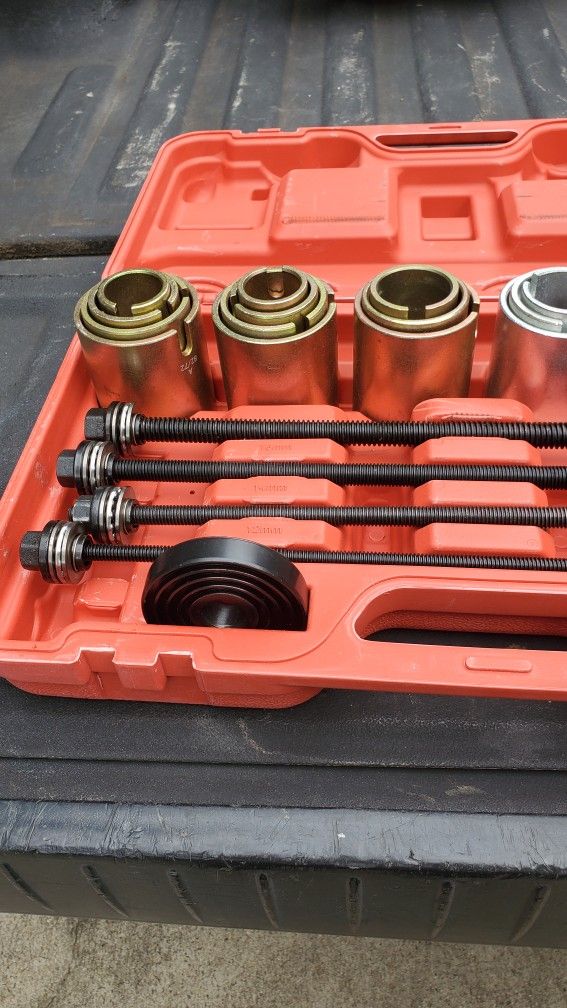 Automotive Press And Pull Sleeve Set