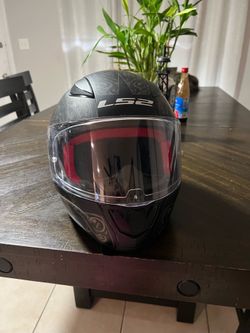 Small black motorcycle helmet Small black motorcycle helmet