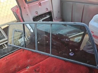 GM obs rear glass 1994 silverado