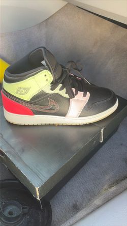 Air Jordan 1 Mid Sneakers