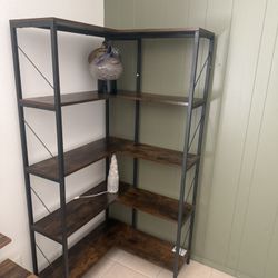 Corner Bookshelf 