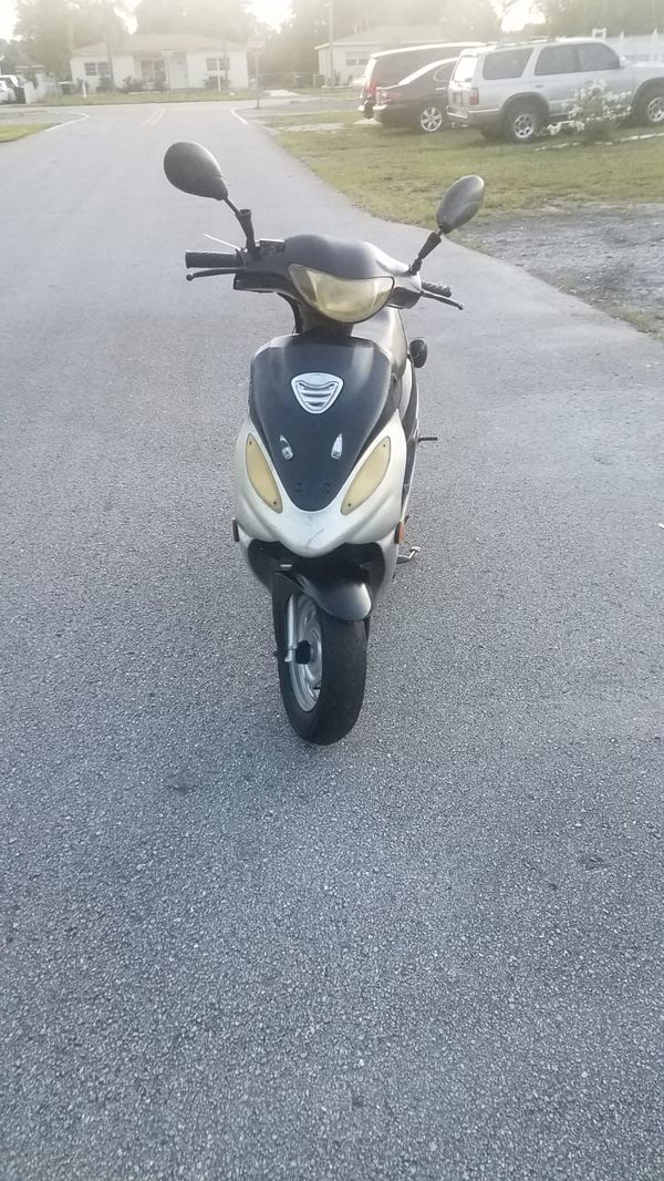 50cc scooter for Sale in North Miami Beach, FL - OfferUp