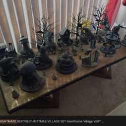 2005 Tim Burtons Disneys  Nightmare Before Christmas Hawthorn Village 