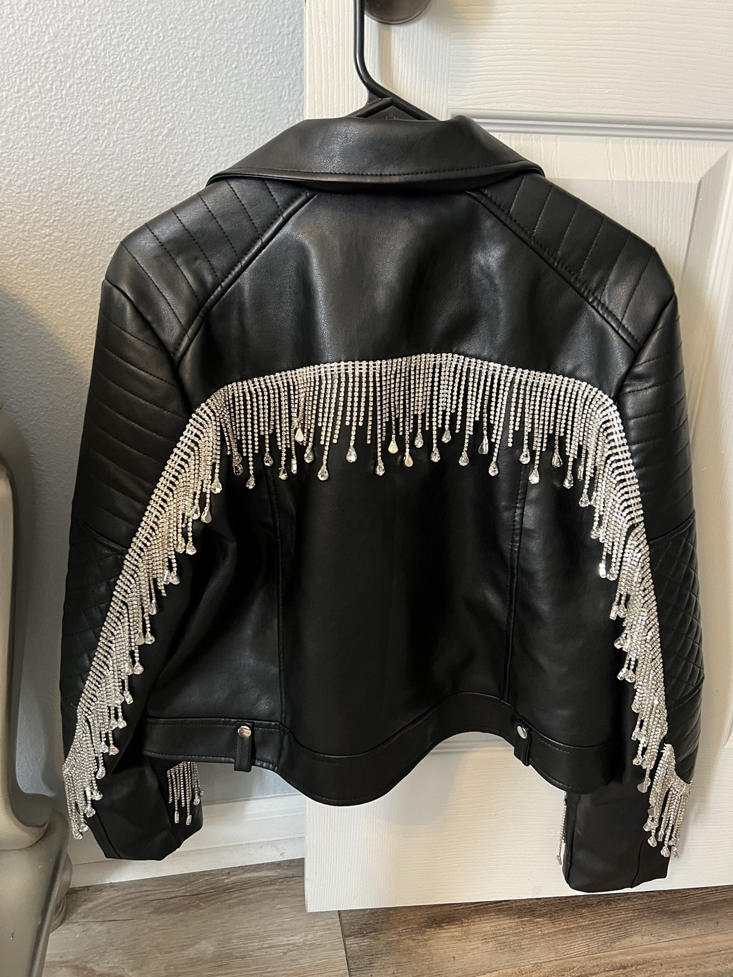 😊Beautiful Leather Women’s Jacket With Dazzling Rhinestones Hanging😊