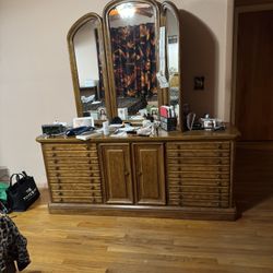 7 Piece Bedroom Set with Storage
