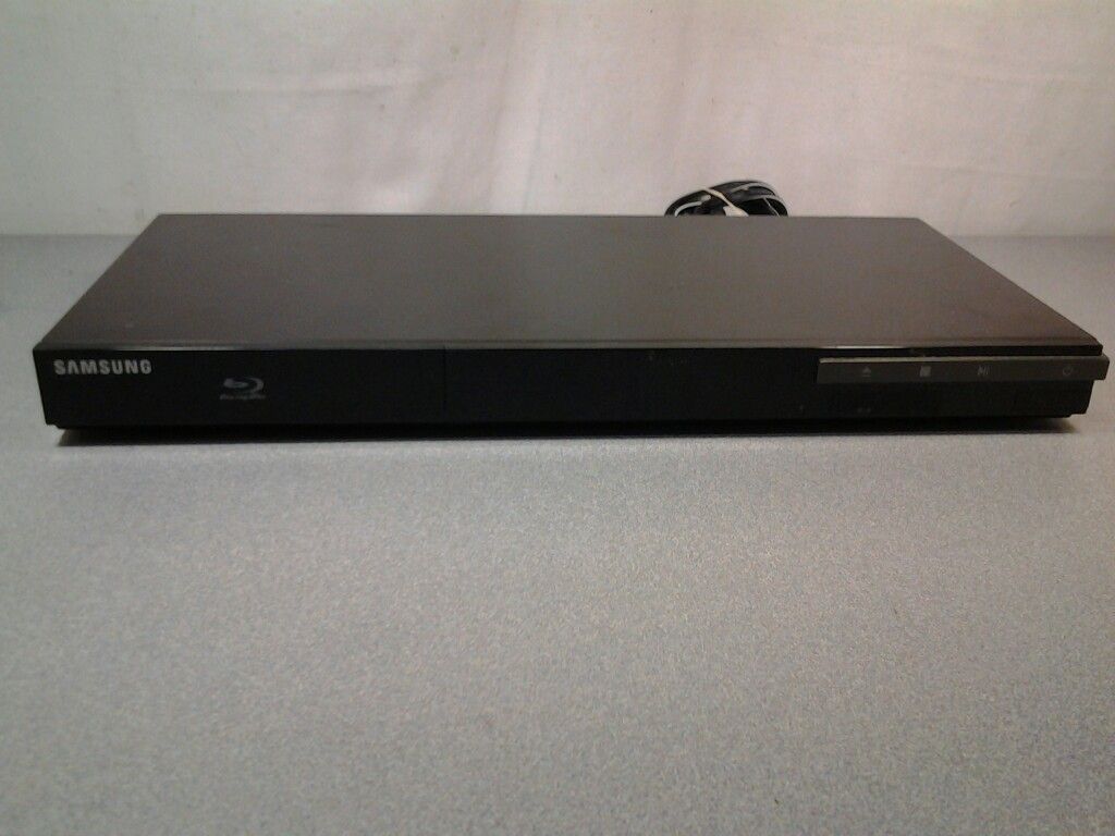 Samsung BD-D3900 3D Blu-ray player with remote