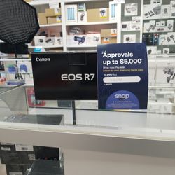 Canon EOS R7