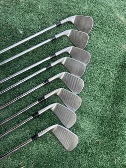 Titleist Irons Set 4-P w/ Bag Solution Pitching