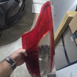 Ford Focus Right Taillight (Passenger) – 2014 Sedan – OEM – $75