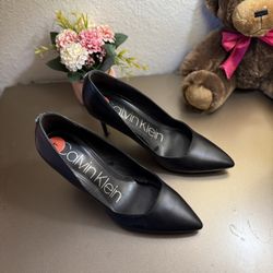 Calvin Klein Womens Low Heel