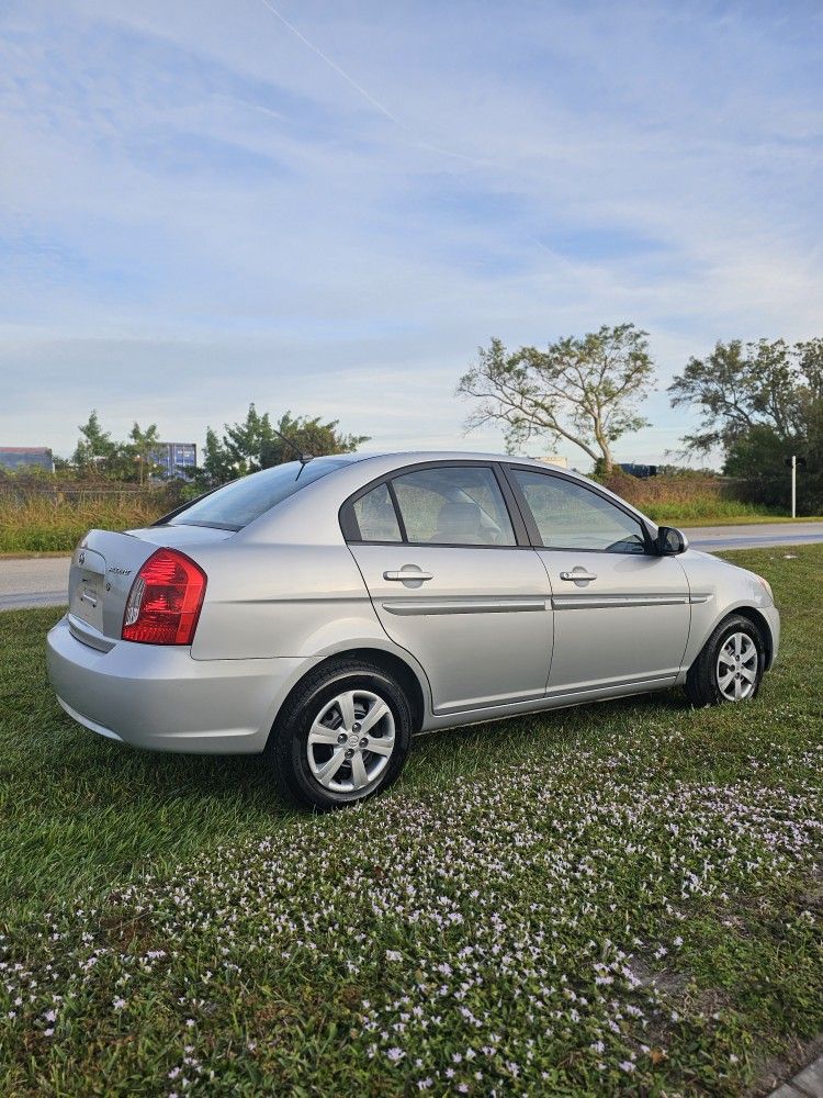 2009 Hyundai Accent