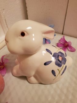 Vintage Hand Painted Ceramic Bunny Rabbit Figurine 