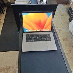 MacBook Pro 15"