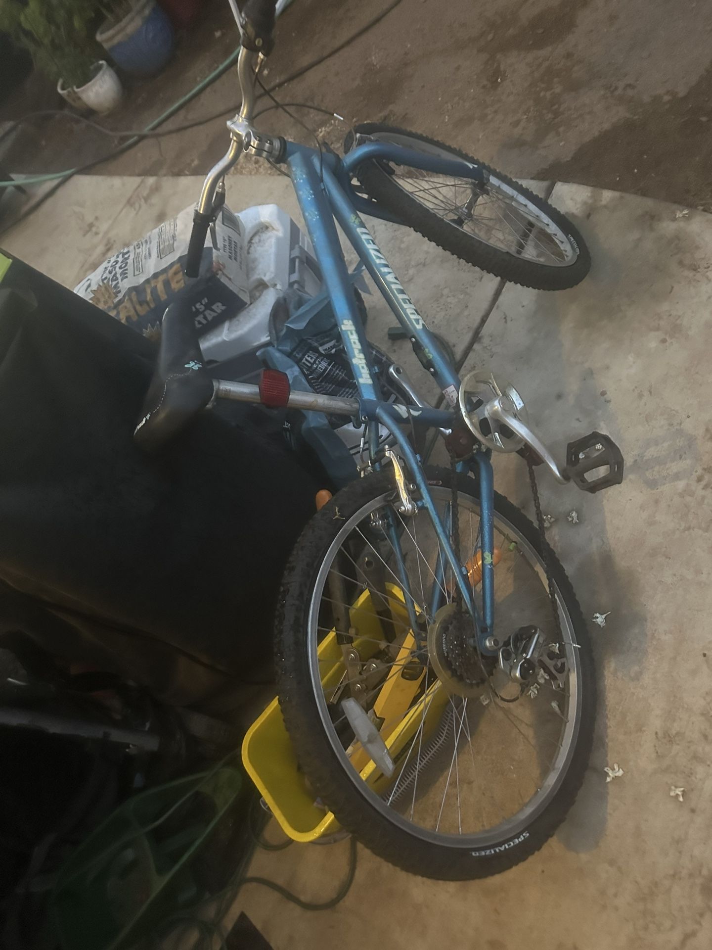 Girls medium specialized bike