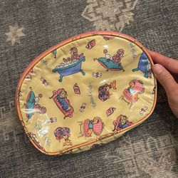 Zippered travel pouch