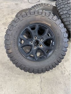 Jeep Wrangler JL Spare Tire and Rim