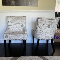 Accent Chairs 