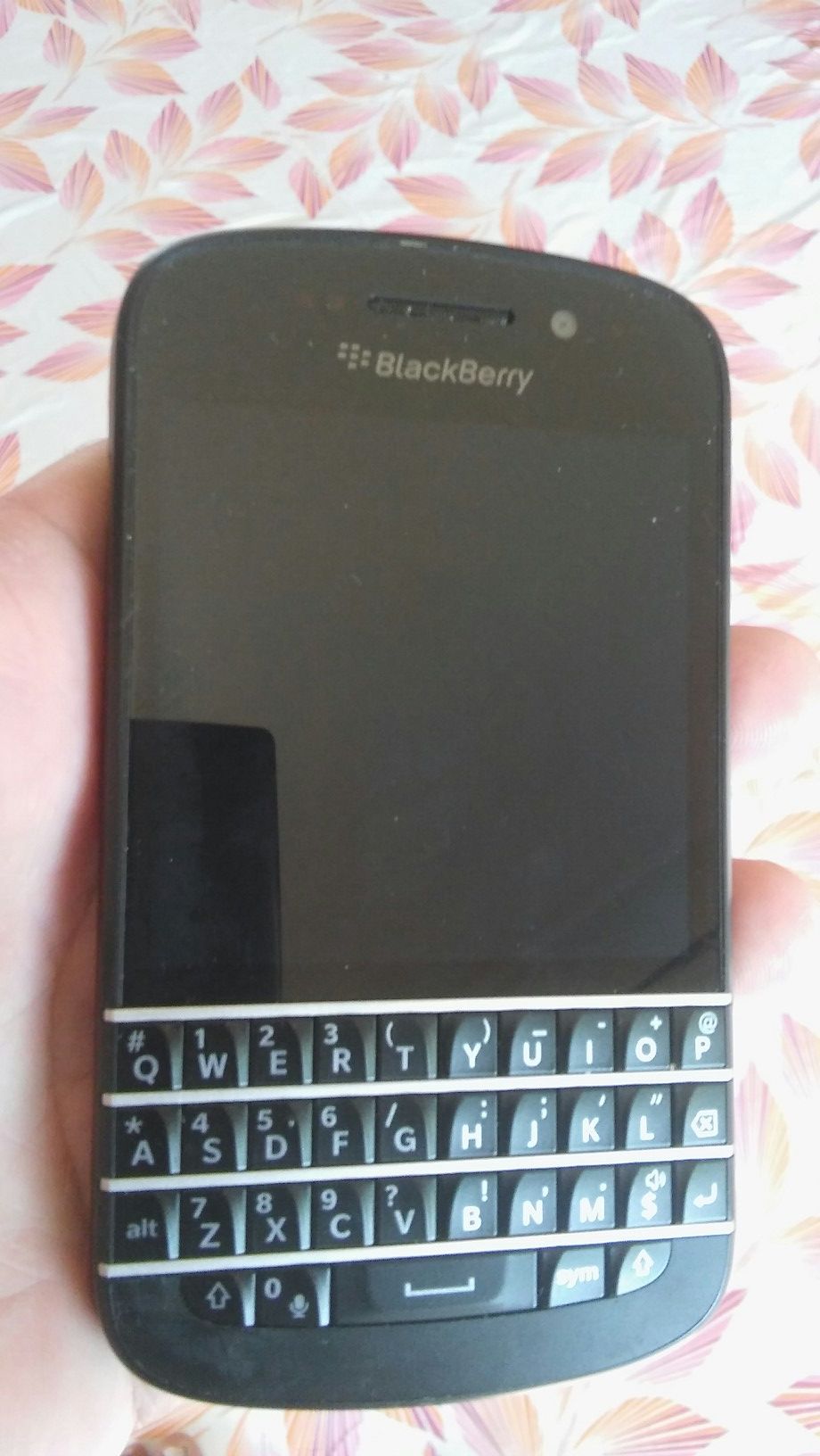Blackberry Q10 unlocked for T-Mobile AT&T some visible scratches and scuffs Refurbished