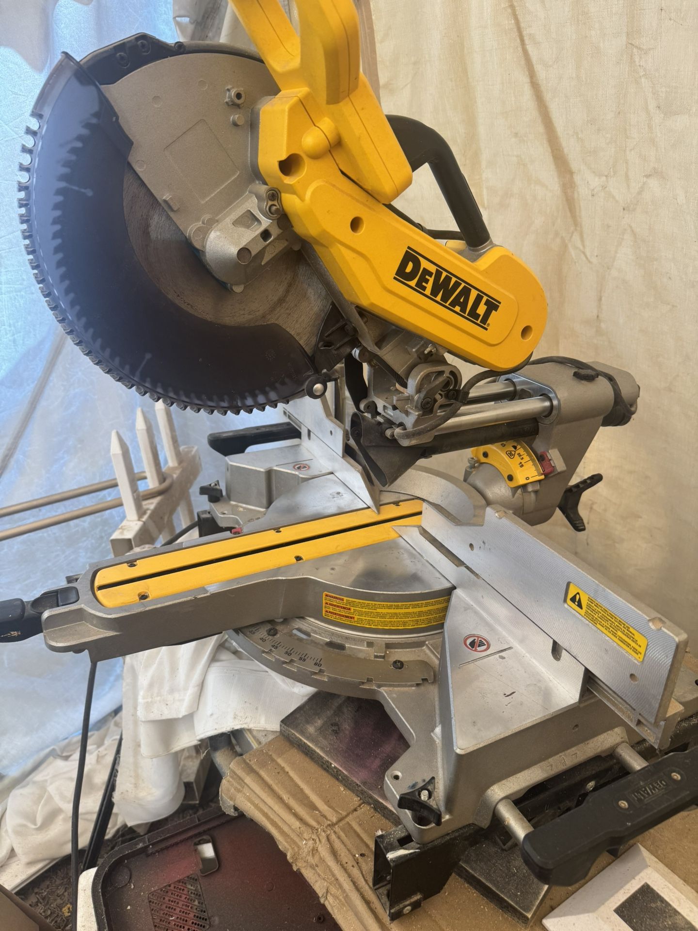 Dewalt 12” Compound Miter Saw