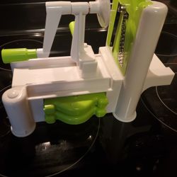 Vegetable Spiralizer with 3 blades