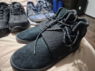 Sneakers size 9/ and 9-1/2