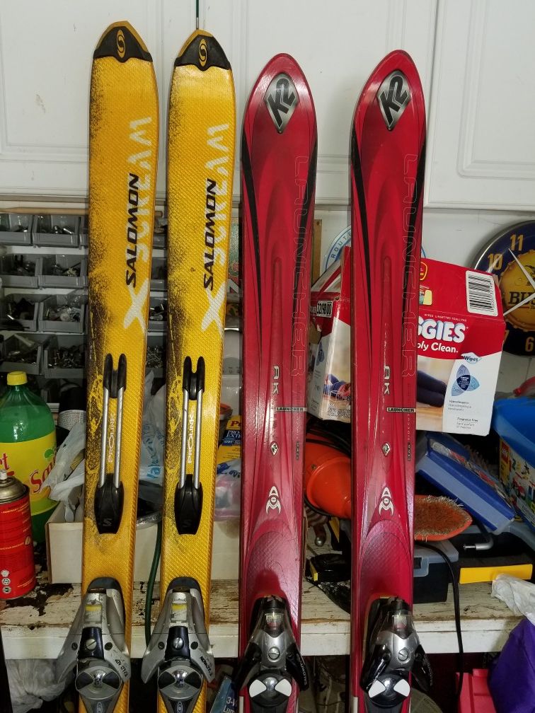 Salmon skis