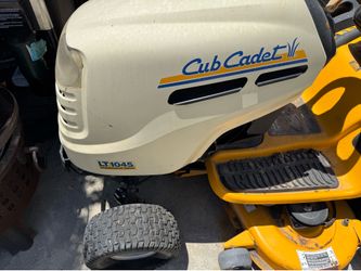 Cub Cadet LT1045 Riding Lawnmower