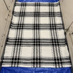 4’x5’6” Black Plaid Chindi Handwoven Area Rug