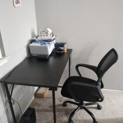 Desk Chair With Lenovo 24 Inch Monitor