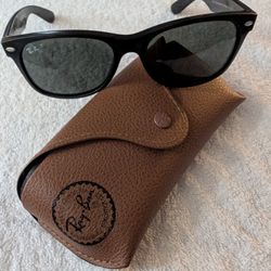 Ray - Ban  Origional Wayfarer Classic Sunglasses Used With Case