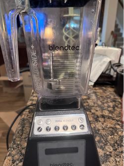 Blendtec Total Blender ES3 w/ WildSide+ Jar – Only 134 Blend Cycles!