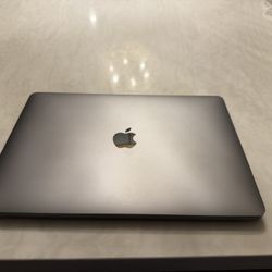 MacBook Air (13-inch, M1, 2020)