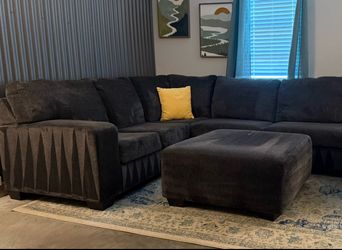 Dark Gray Sectional W/ottoman