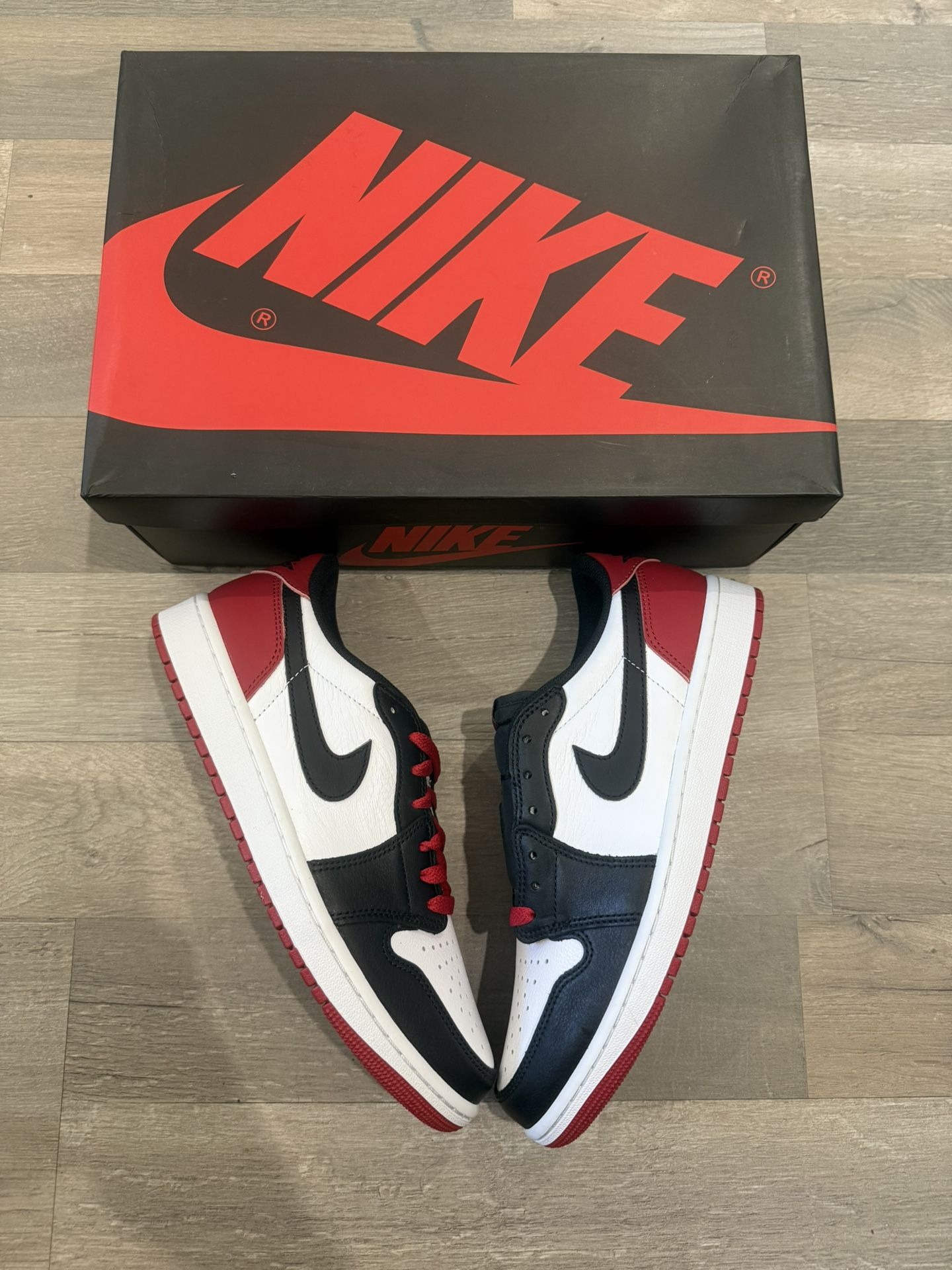 New Jordan 1 Retro Low OG Black Toe Size 9.5