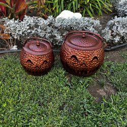 Pumpkin 🎃 Decorations Material:Metal set 2 Small.6.75Lx6.5W Medium 10.5Lx9W