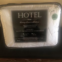 Hotel Full/Queen Luxury Down Alternative Conforter