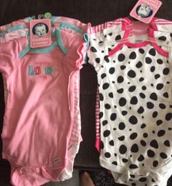 Brand new onesies size 12months
