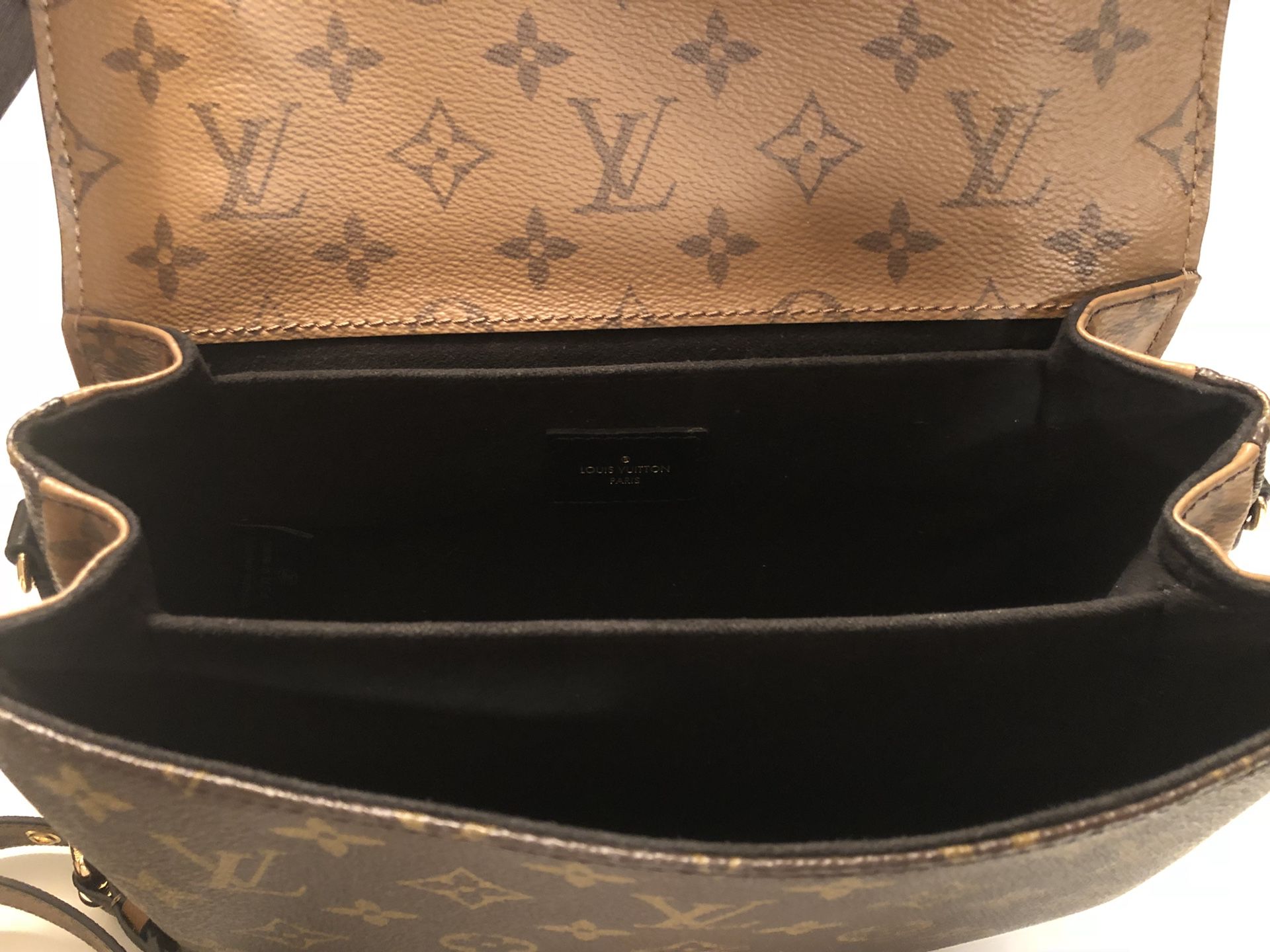 Authentic Louis Vuitton Pochette Métis Monogram Reverse for Sale in  Weslaco, TX - OfferUp