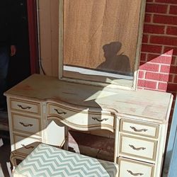 Vanity (Antique)