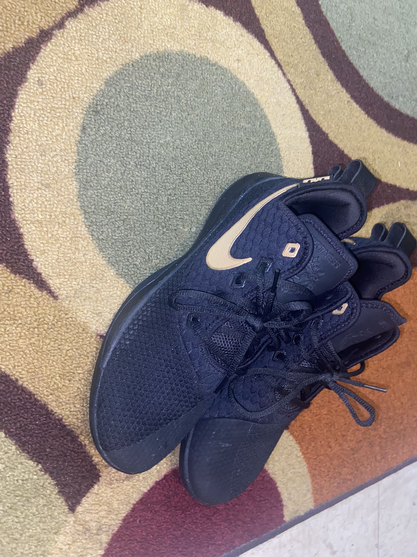 Lebron Witness lll size 10