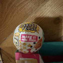 Mini verse food ball