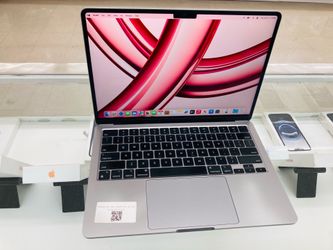MacBook Air m3 8gb ram 256gb ssd
