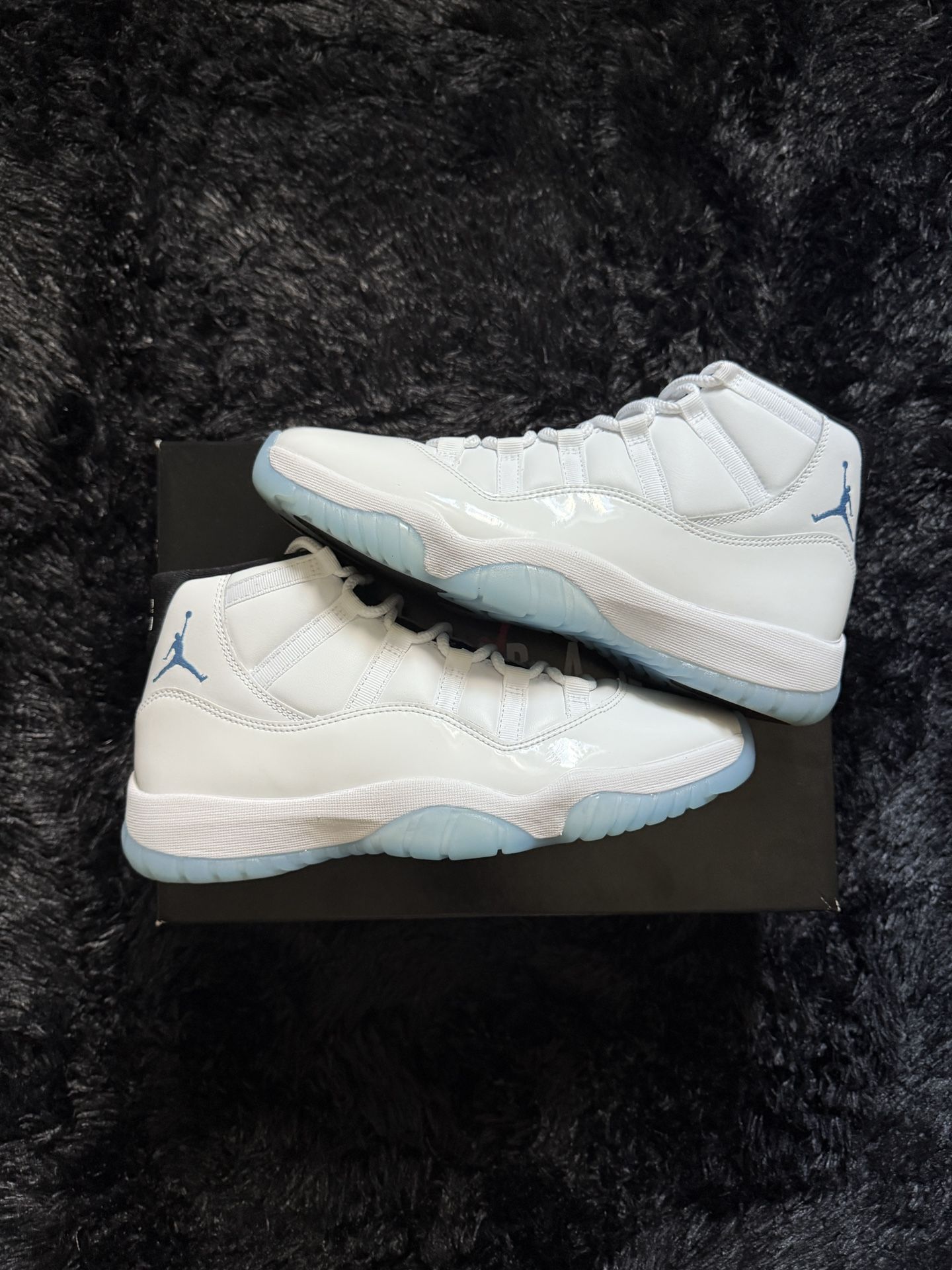 Jordan 11 Retro Legend Blue