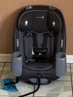 LIKE NEW SAFETY 1ST CONVERTIBLE CAR SEAT!!!!