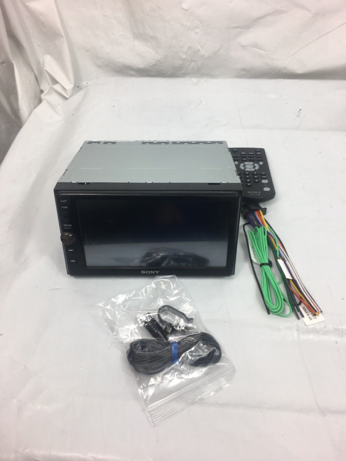 Sony XAV-AX100 Double DIN Stereo with Apple Carplay/Android Auto