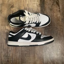 Nike ‘Panda’ Dunk Low