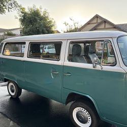 1977 VW Bus 