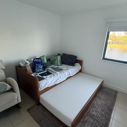 Modern Wood Daybed w/ Trundle + 2 FREE Mattresses – Ready to Use