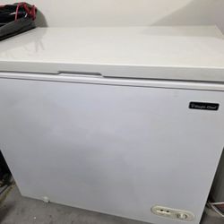 Magic Chef Freezer